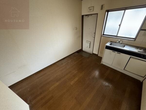 物件内観写真29　(内装は落ち着いています)