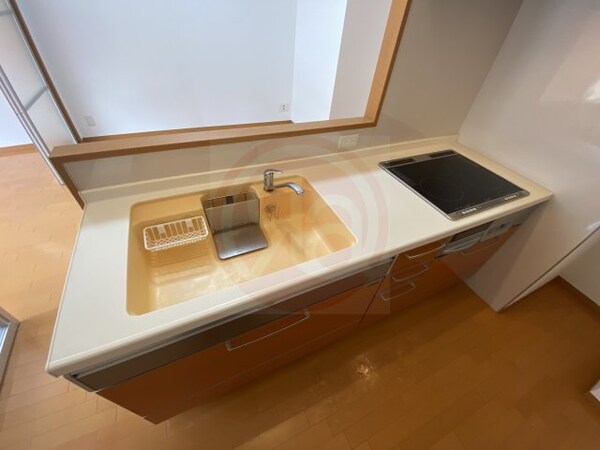 キッチン(お洗濯にも便利なバルコニー付き)