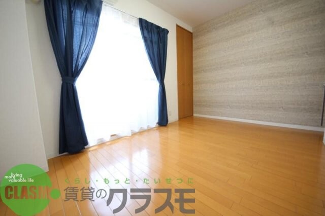 物件内観写真22　(個人の部屋や寝室として使える洋室です)