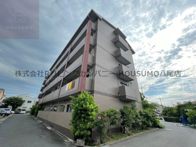 物件外観写真2　(落ち着いた雰囲気の外観です)