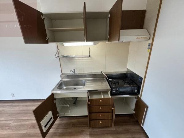 物件内観写真17　(コンパクトなキッチンで掃除もラクラク)