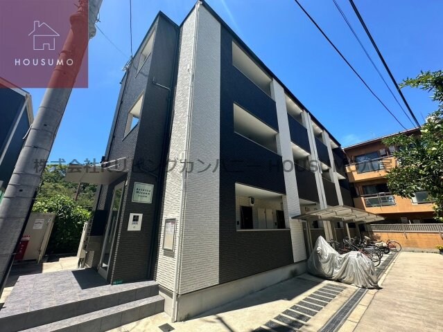 物件外観写真1　(外観もきれいです)