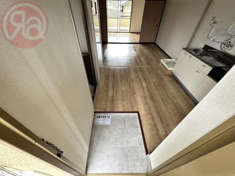 物件内観写真9　(シンプルで使いやすい玄関です)