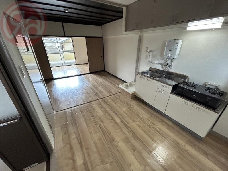 物件内観写真16　(ゆったりとした居間です)