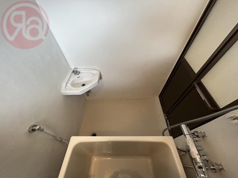 物件内観写真19　(明るい洗面所です)