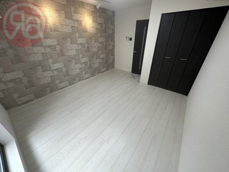 物件内観写真16　(こちらの居間で趣味の時間をお楽しみください)