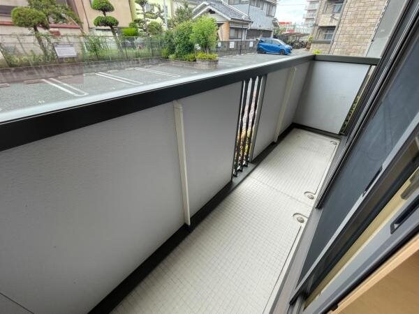 バルコニー(暖かな日差しのふりそそぐバルコニー)