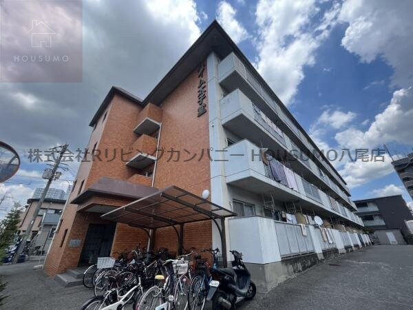 物件外観写真1　(外観は落ち着いています)