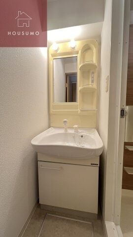 物件内観写真8　(脱衣スペースもあります)