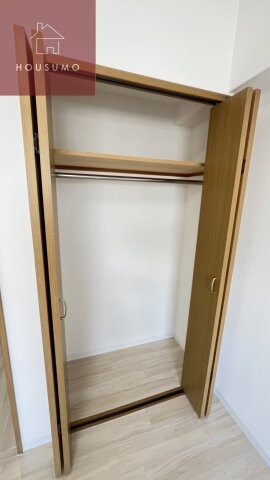 物件内観写真9　(たっぷりとした収納スペースです)