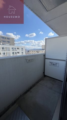 物件内観写真12　(外からの目が気にならないバルコニーで洗濯物が干せます)