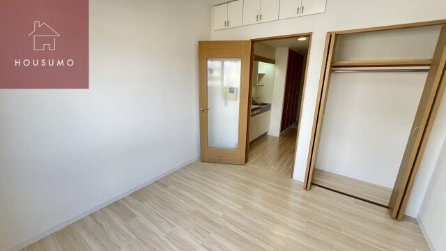 物件内観写真18　(明るい洋室です)