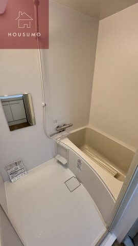 物件内観写真5　(日々の疲れを癒すお風呂付です)