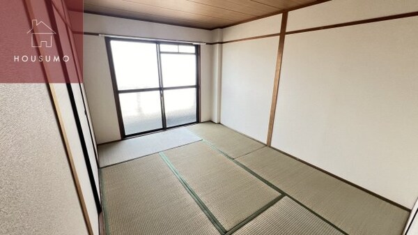 寝室(広くて明るい寝室)