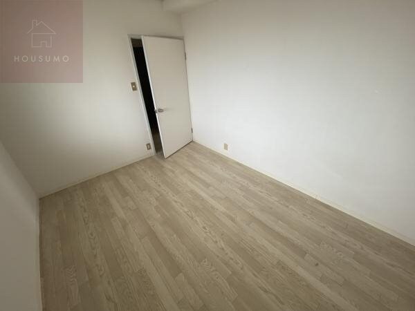 物件内観写真21　(個人の部屋や寝室として使える洋室です)