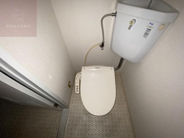 トイレ(コンパクトで使いやすいトイレです)