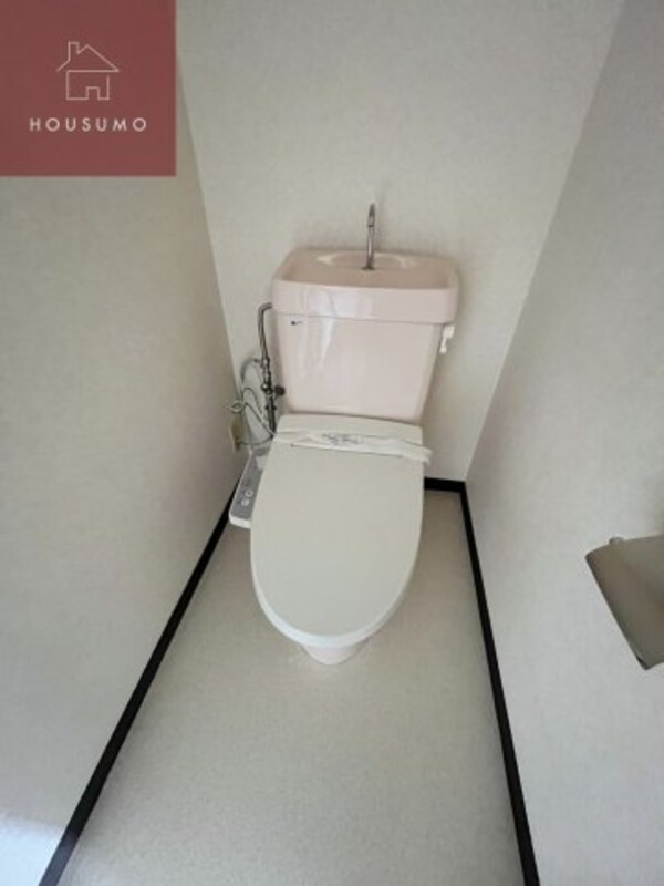 トイレ(落ち着いた色調のトイレです)