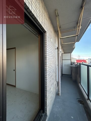 物件内観写真19　(バルコニーからの眺めを楽しみながら食事をしませんか)