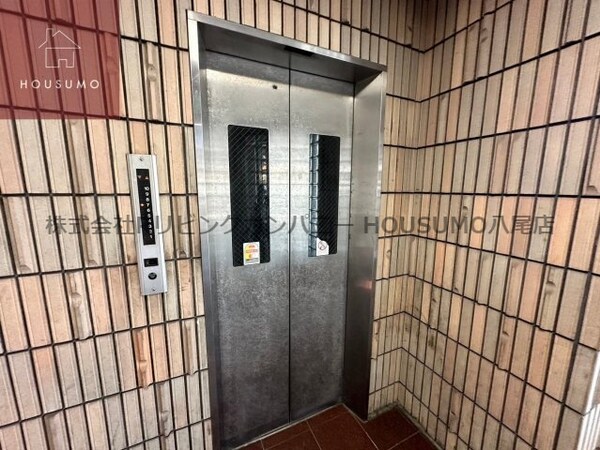 エントランス(建物の内部です)