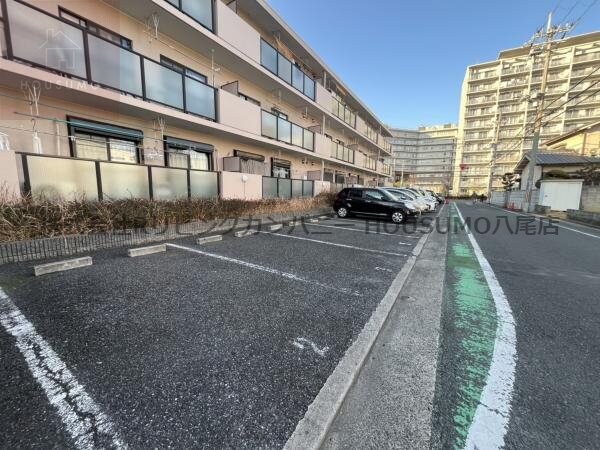 物件外観写真2　(カースペースがあります)