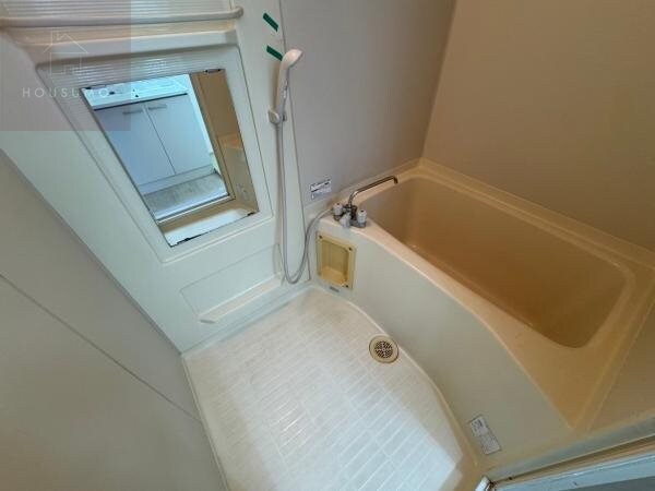 物件内観写真6　(日々の疲れを癒すお風呂付です)