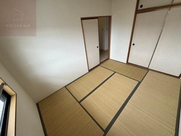 物件内観写真27　(日本らしい落ち着いた雰囲気の和室です)