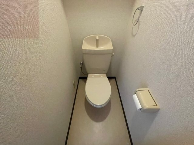 物件内観写真8　(シンプルで使いやすいトイレです)