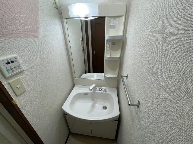 物件内観写真21　(独立洗面化粧台が付いています)