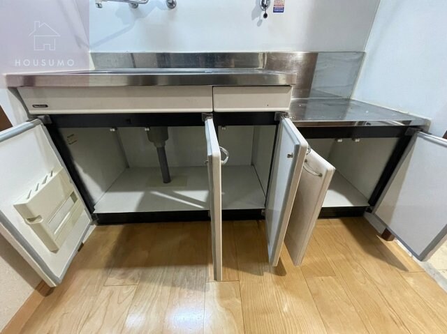 物件内観写真27　(収納スペース豊富です)