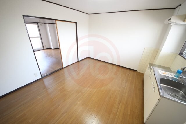 物件内観写真5　(使いやすい居間です)