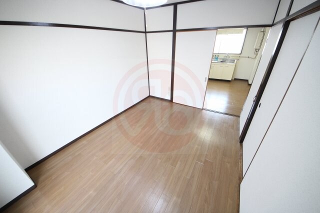 物件内観写真13　(フローリングだけでなく、和室もあります)