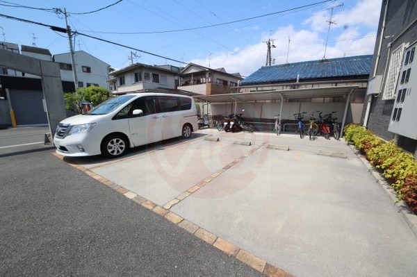 駐車場(駐車スペースもあります)