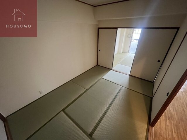 物件内観写真9　(和室、ちょっとしたくつろぎスペースにいかがでしょうか)