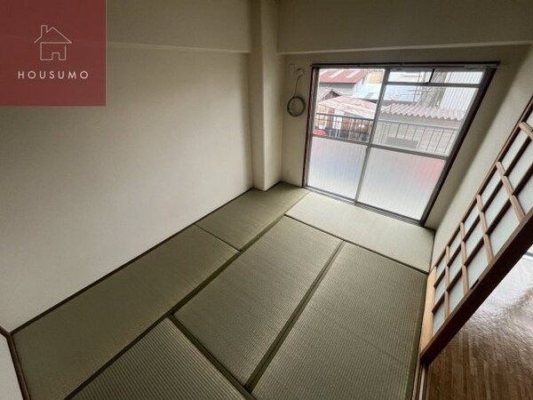 寝室(落ち着いて過ごせるお部屋なので、寝室にいかがでしょうか)