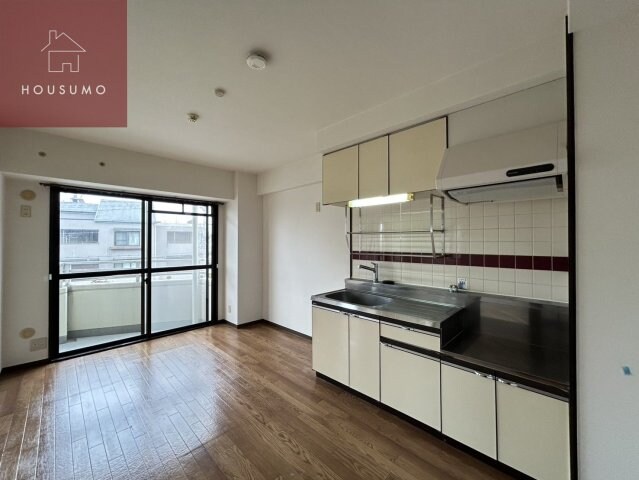 物件内観写真4　(ゆったり過ごせる居間です)