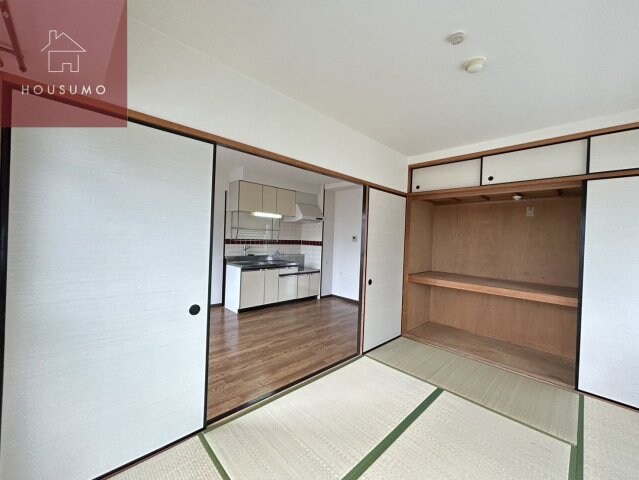 物件内観写真13　(和室、ちょっとしたくつろぎスペースにいかがでしょうか)