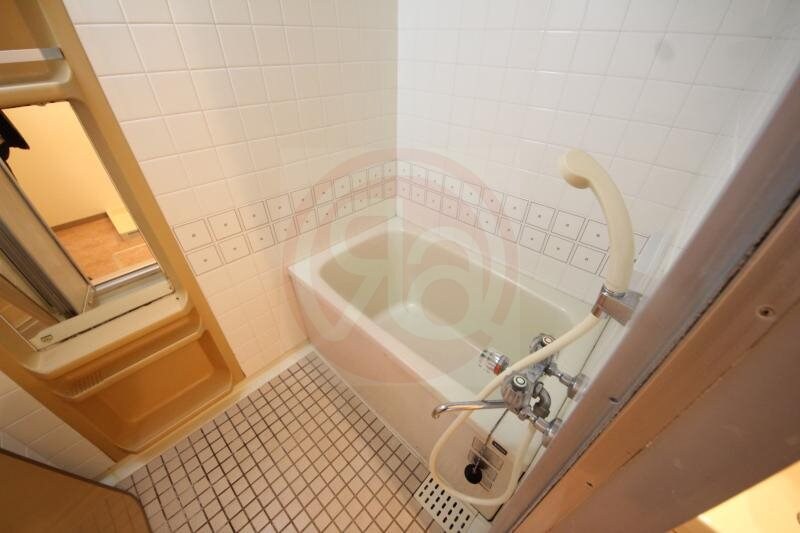 物件内観写真9　(コンパクトで使いやすいお風呂です)