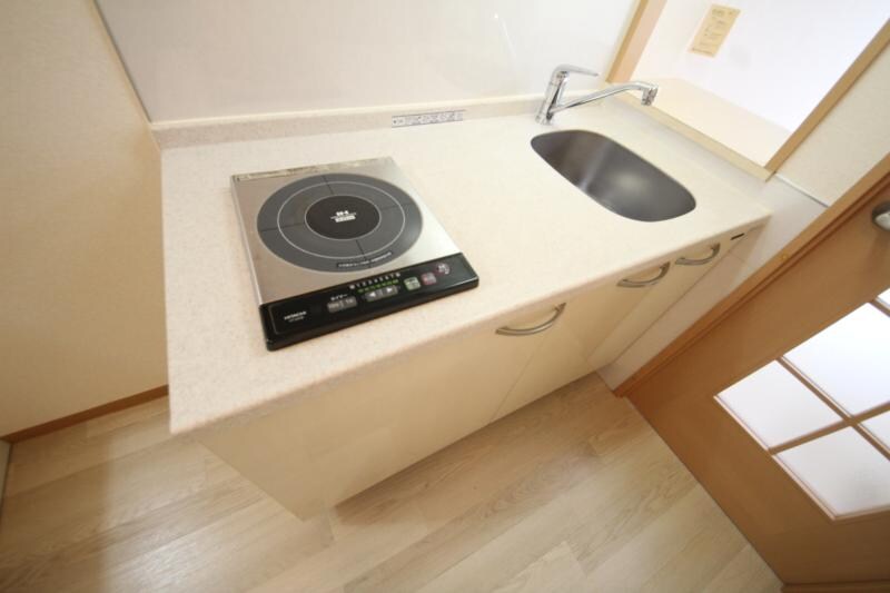 物件内観写真17　(コンパクトなキッチンで掃除もラクラク)