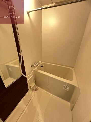 物件内観写真5　(日々の疲れを癒すお風呂付です)