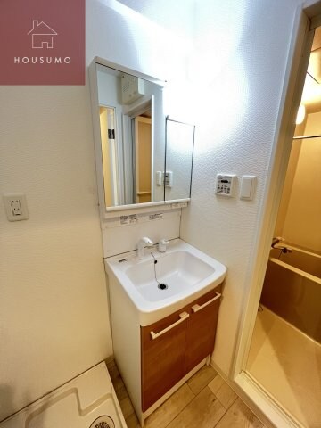 物件内観写真16　(独立洗面台、朝の身支度には欠かせません)