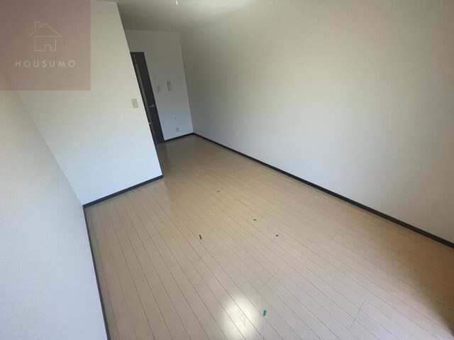 物件内観写真26　(個人の部屋や寝室として使える洋室です)