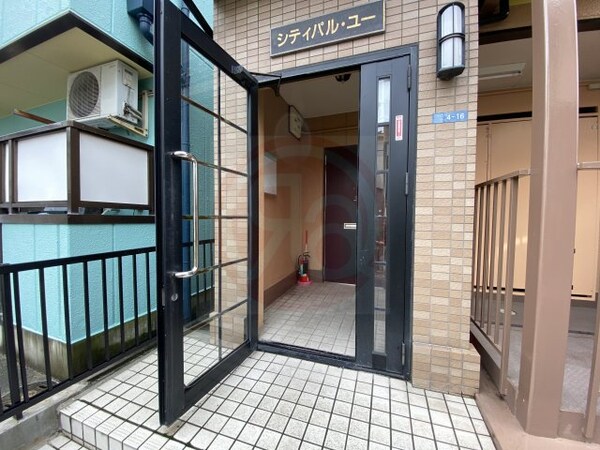 エントランス(落ち着いたエントランスです)