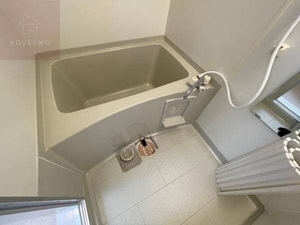 物件内観写真7　(日々の疲れを癒すお風呂付です)