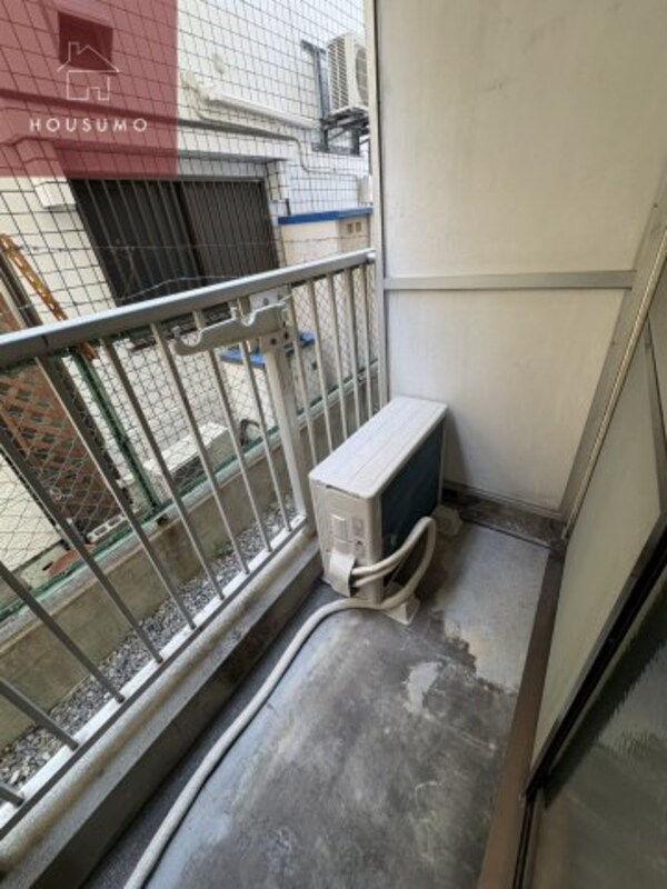 バルコニー(お洗濯にも便利なバルコニー付き)