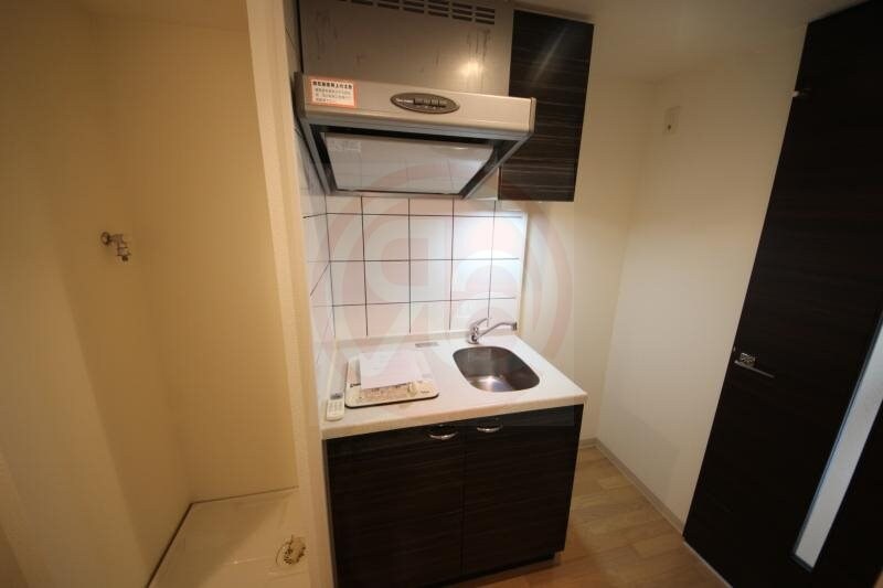 物件内観写真5　(コンパクトなキッチンで掃除もラクラク)