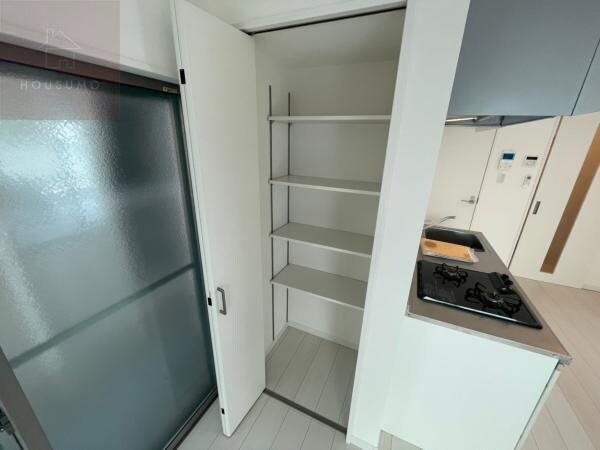 物件内観写真26　(小物を収納するのに便利です)