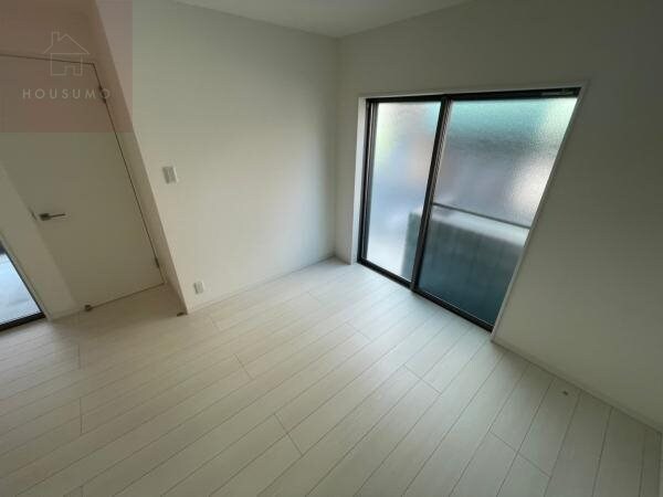 物件内観写真29　(ゆったりとした居間です)