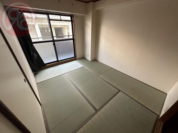 寝室(使い勝手のいい寝室です)
