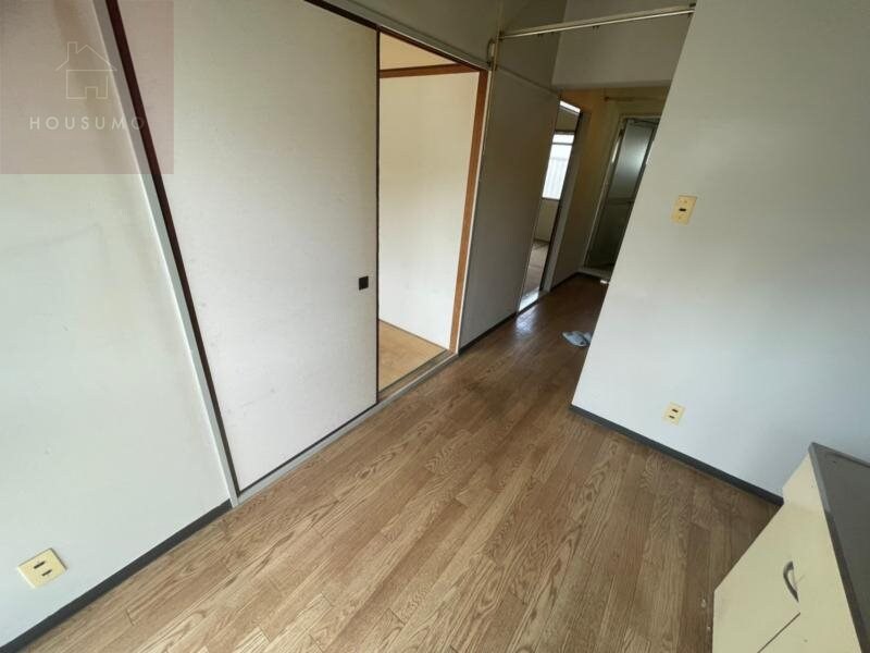 物件内観写真21　(こちらのリビングで趣味の時間をお楽しみください)