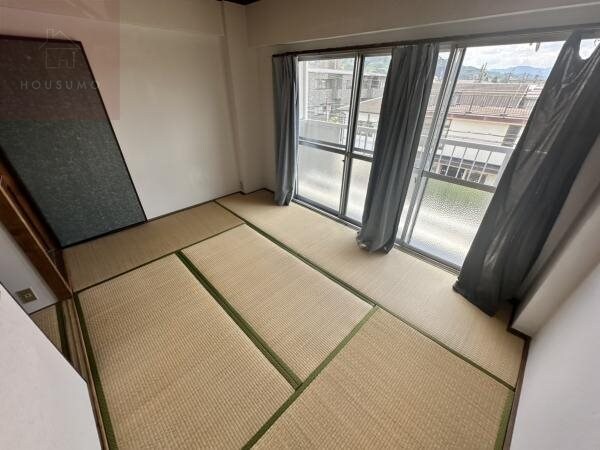 和室(きれいな和室です)